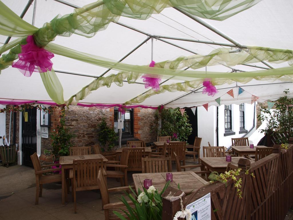 Manor Inn Galmpton Екстериор снимка