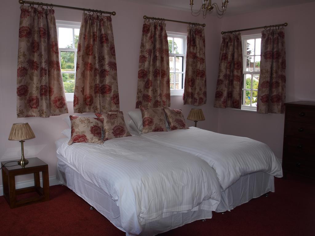 Manor Inn Galmpton Стая снимка